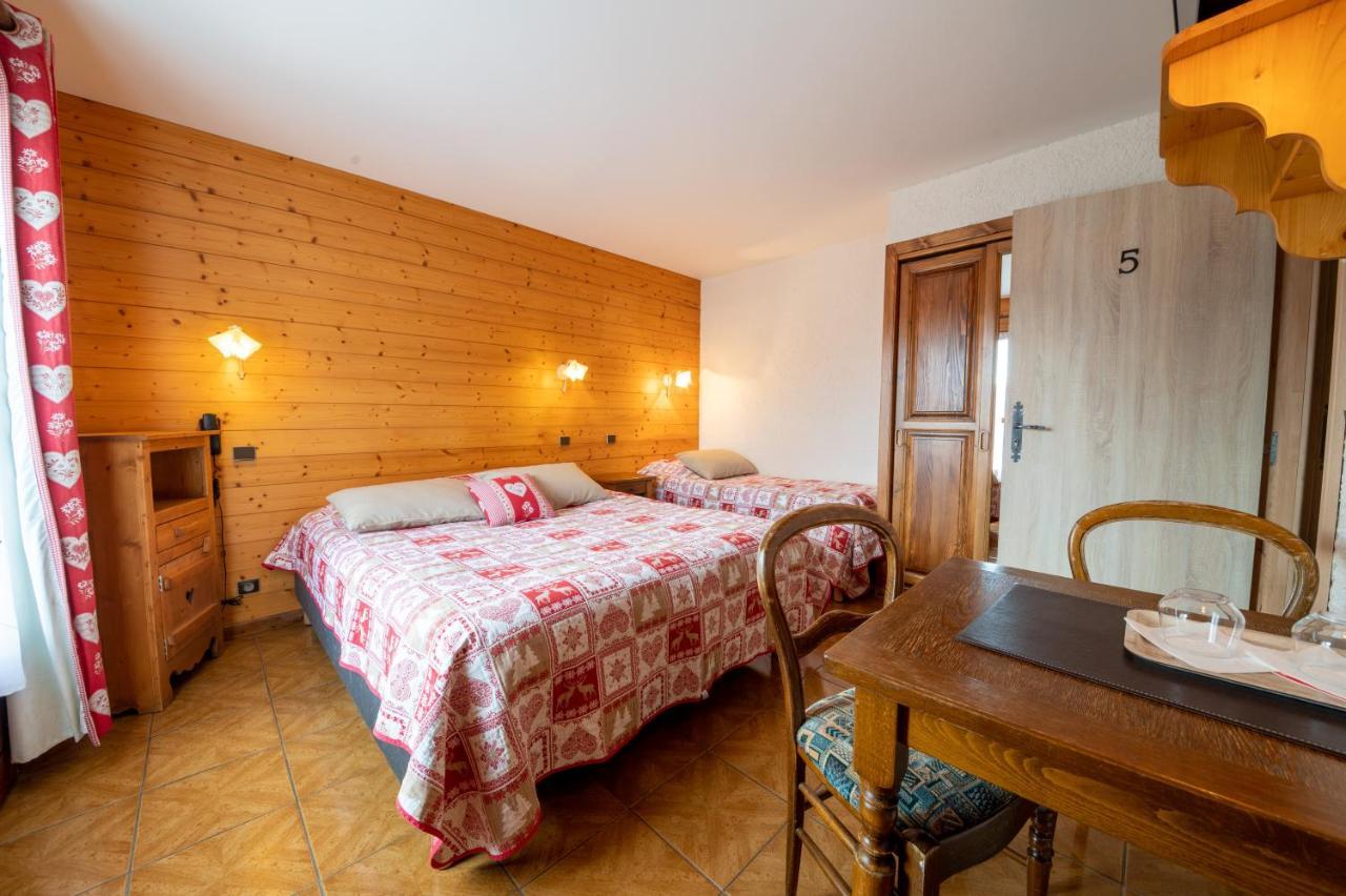 La Vieille Ferme Hotel Manigod Eksteriør billede